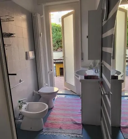 La Casa Di Lucia: Grande Con Balcone Lägenhet Brescia